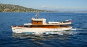 Classic Yacht OVER THE RAINBOW